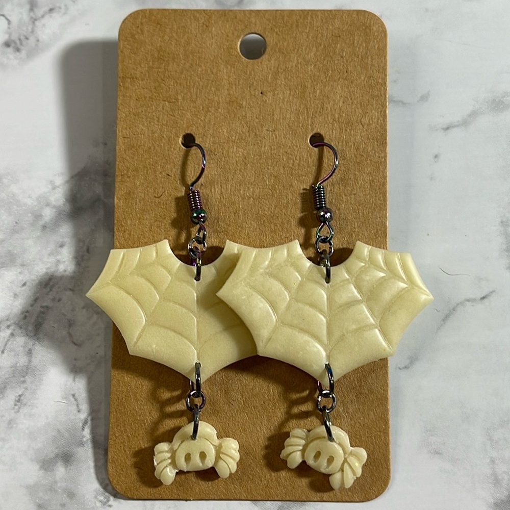 Handcrafted Glow in the Dark Spider Web Dangle Earrings with Spider NWT